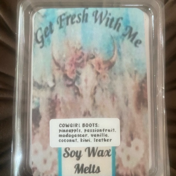 Get Fresh With Me Cowgirl Boots Soy Wax Melts - Picture 1 of 2